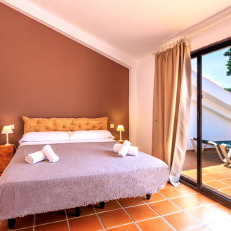 Habitación doble con acceso a terraza privada